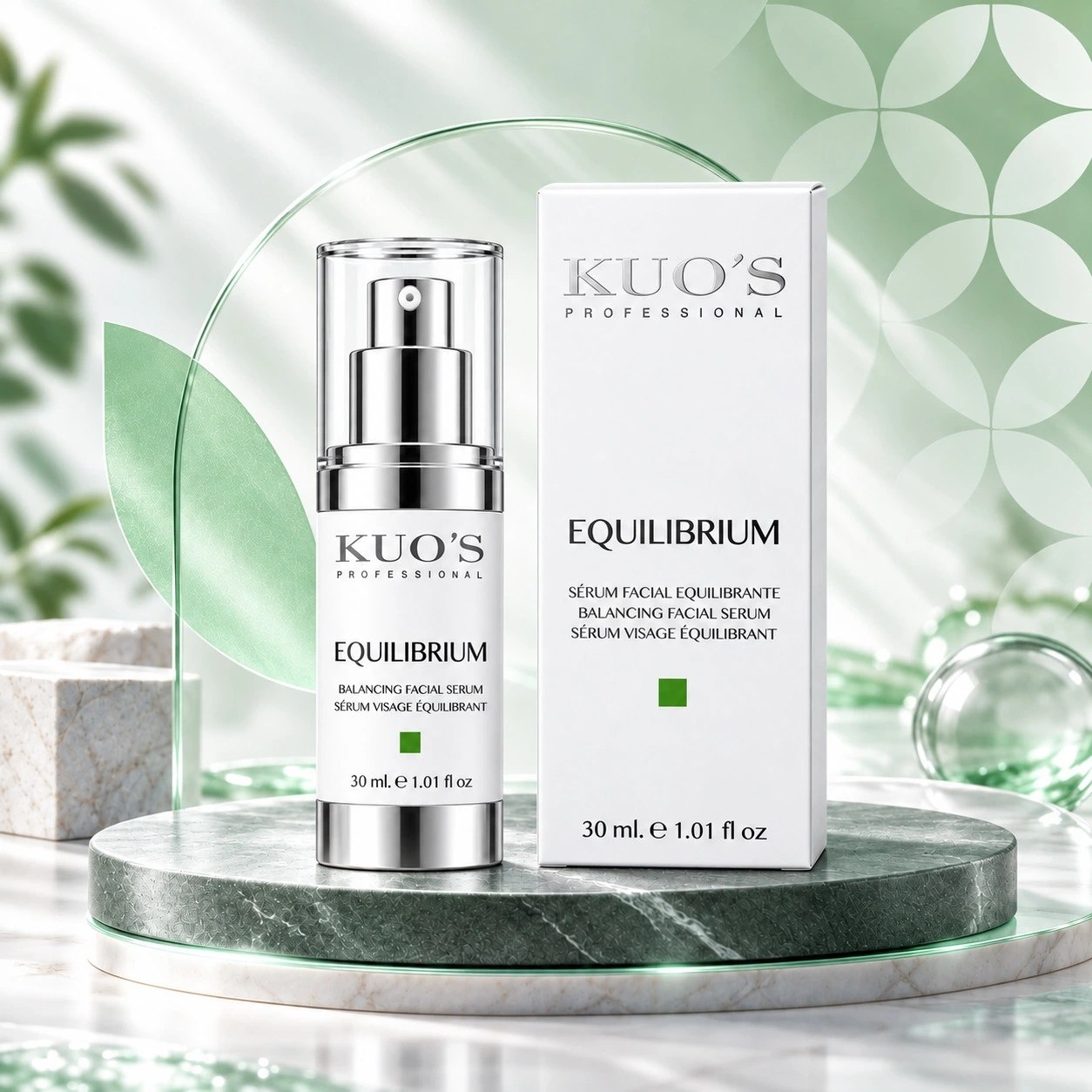 بطری پمپی و جعبهٔ سرم کوئوس پروفشنال Equilibrium روی زمینهٔ سبز